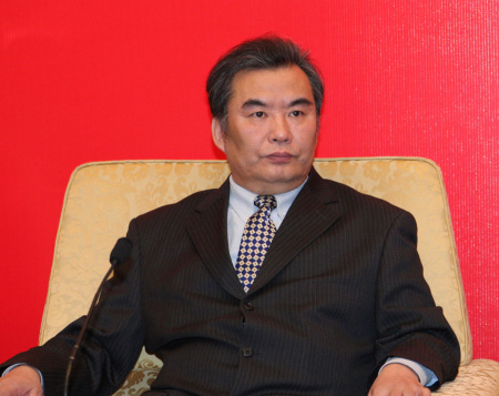中国作协党组书记、副主席李冰同志主持座谈会